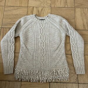 Banana Republic Cable Knit Fringe Sweater beige size S / XS